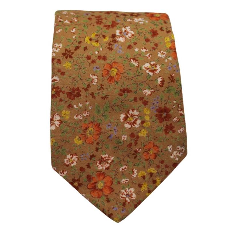 Rustic Foral Necktie