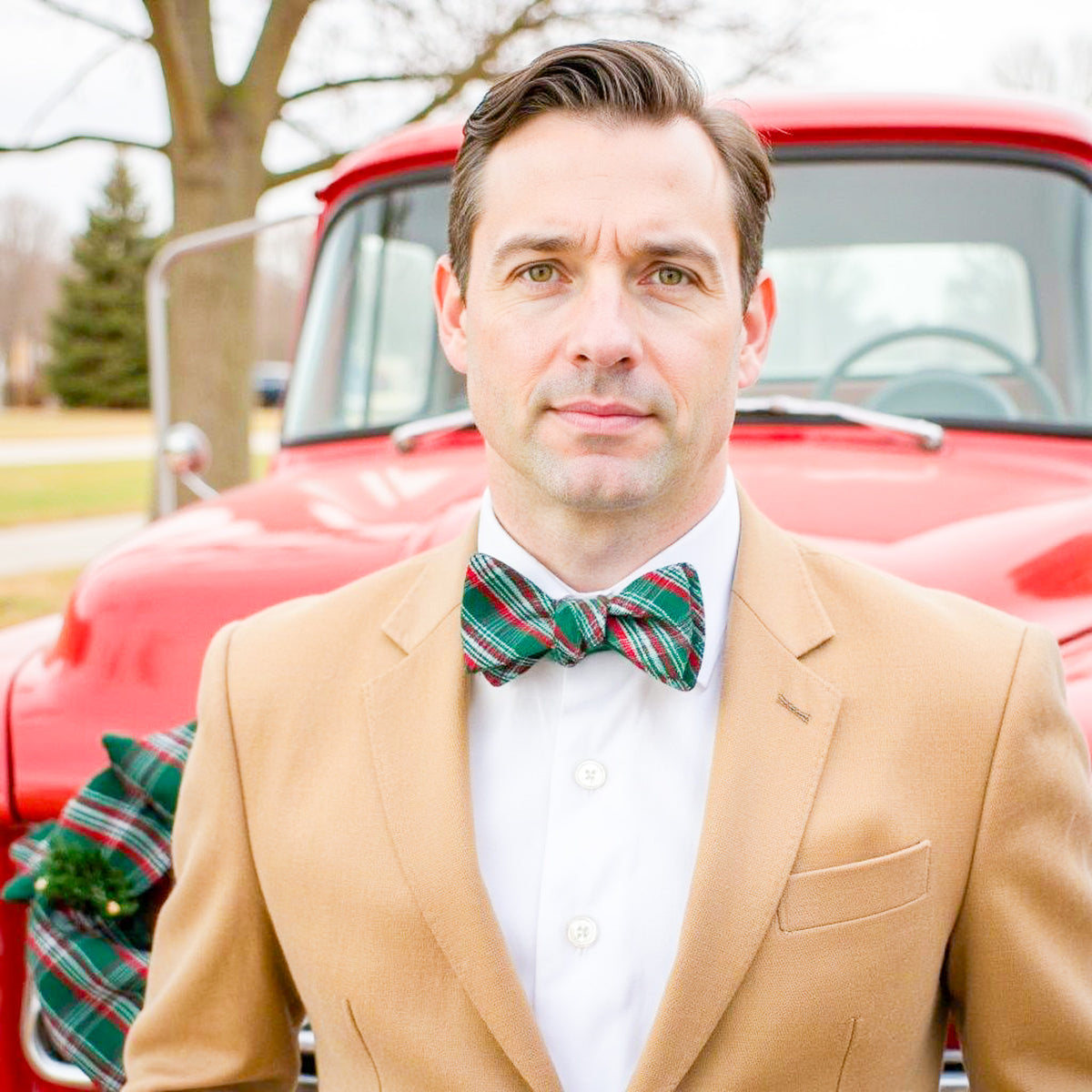 Green Holiday Plaid Bow Tie